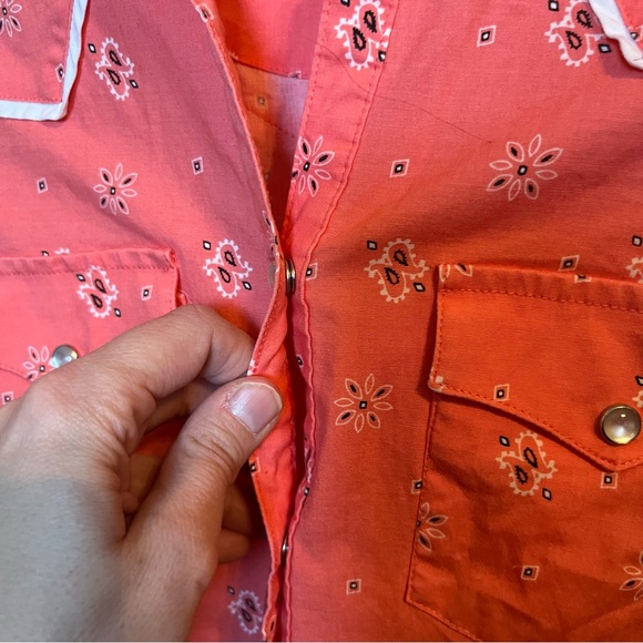 ROCKIES x Vintage Coral Bandana Print Pearl Snap Western Shirt Sz S Like New - Picture 8 of 12
